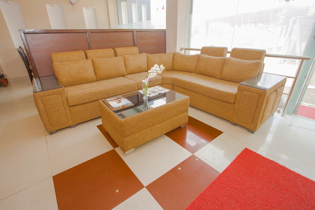 Oyo 136 Hotel Om Plaza 카트만두 외부 사진