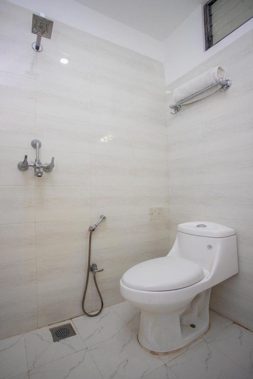 Oyo 136 Hotel Om Plaza 카트만두 외부 사진